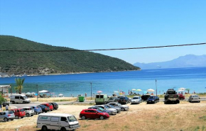 Myrsini’s sea view apartment